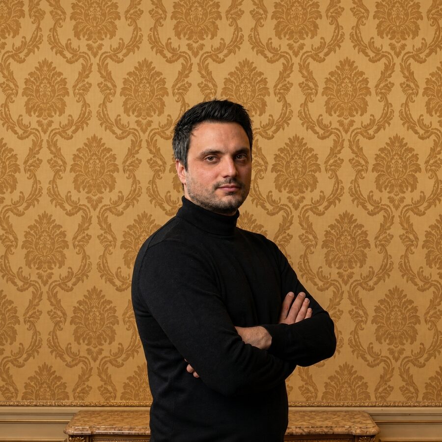 Portrait of Neil Kauffman, marketer and designer based in Los Angeles